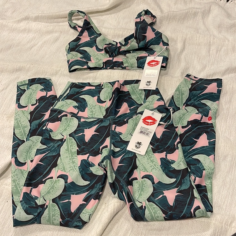 NWT WILDFOX MARTINIQUE LEAVES 7/8 LEGGINGS BRA FROM REVOLVE SIZE SMALL